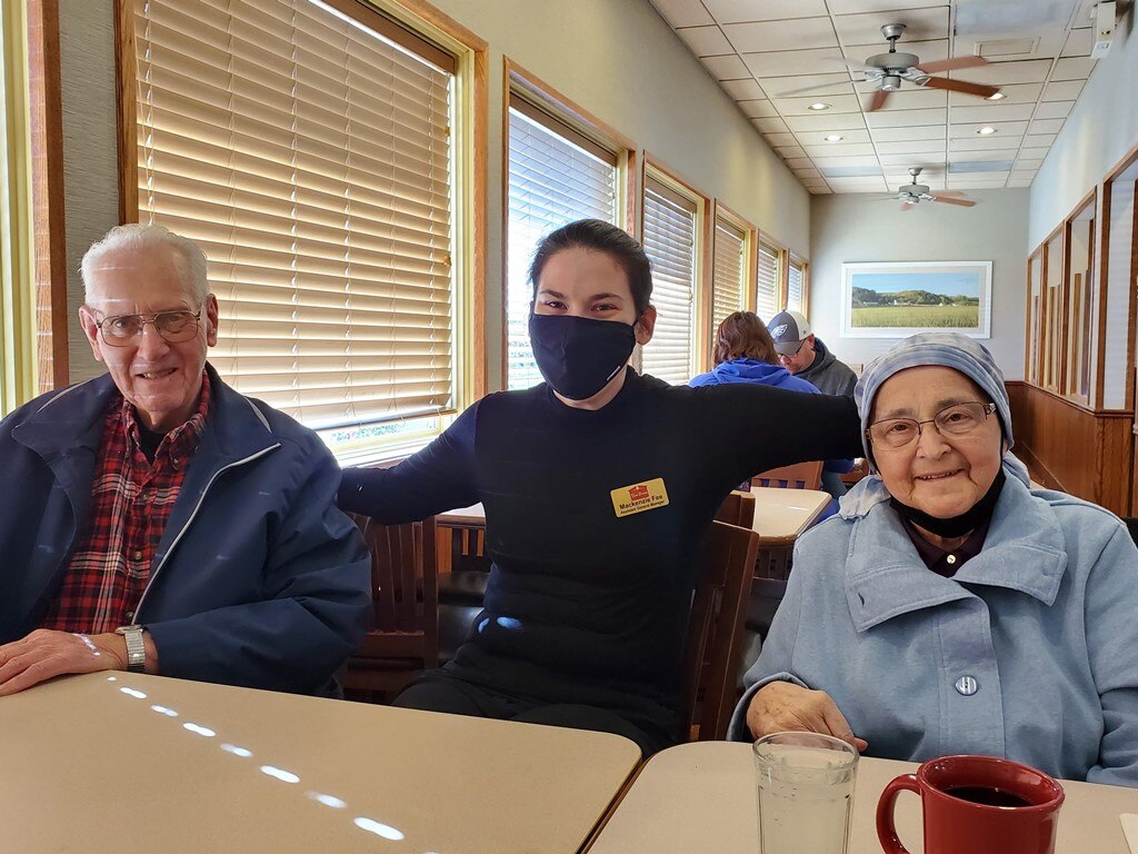 November 2020, Breakfast at Bob Evens, Verne, Mackenzie, Peg